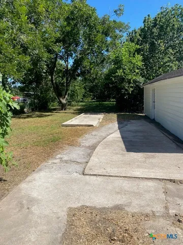 $122,900 | 2405 Lone Tree Road, Victoria, TX 77901