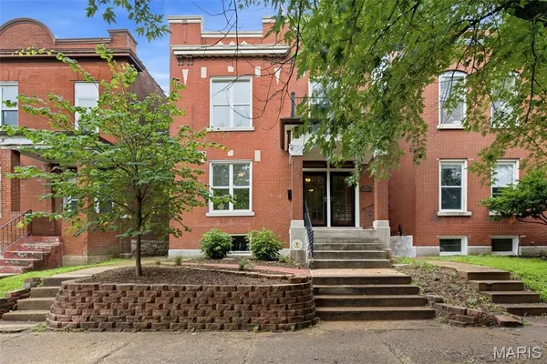 $435,000 | 3426 Utah Street, St. Louis, MO 63118