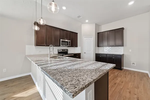 $2,300 | 151 Scenic Hills Court, Montgomery, TX 77356