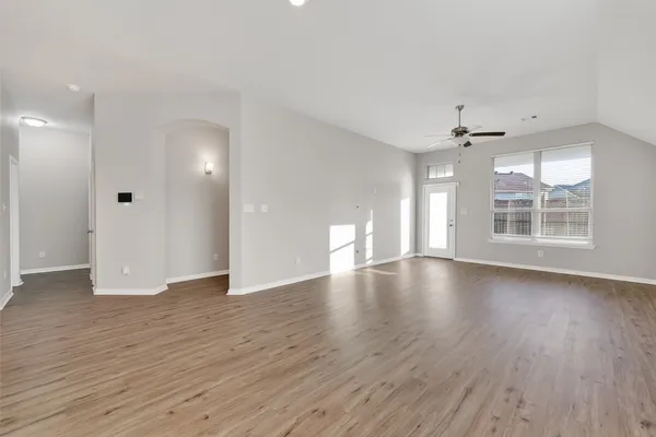 $2,300 | 151 Scenic Hills Court, Montgomery, TX 77356