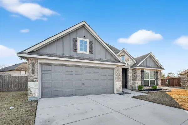 $2,300 | 151 Scenic Hills Court, Montgomery, TX 77356