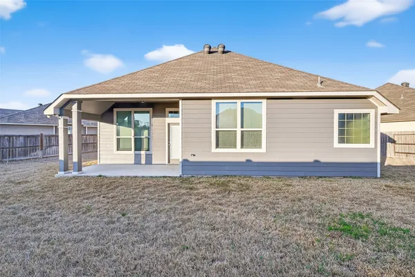 $2,300 | 151 Scenic Hills Court, Montgomery, TX 77356