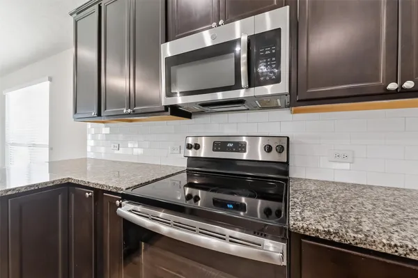 $2,300 | 151 Scenic Hills Court, Montgomery, TX 77356