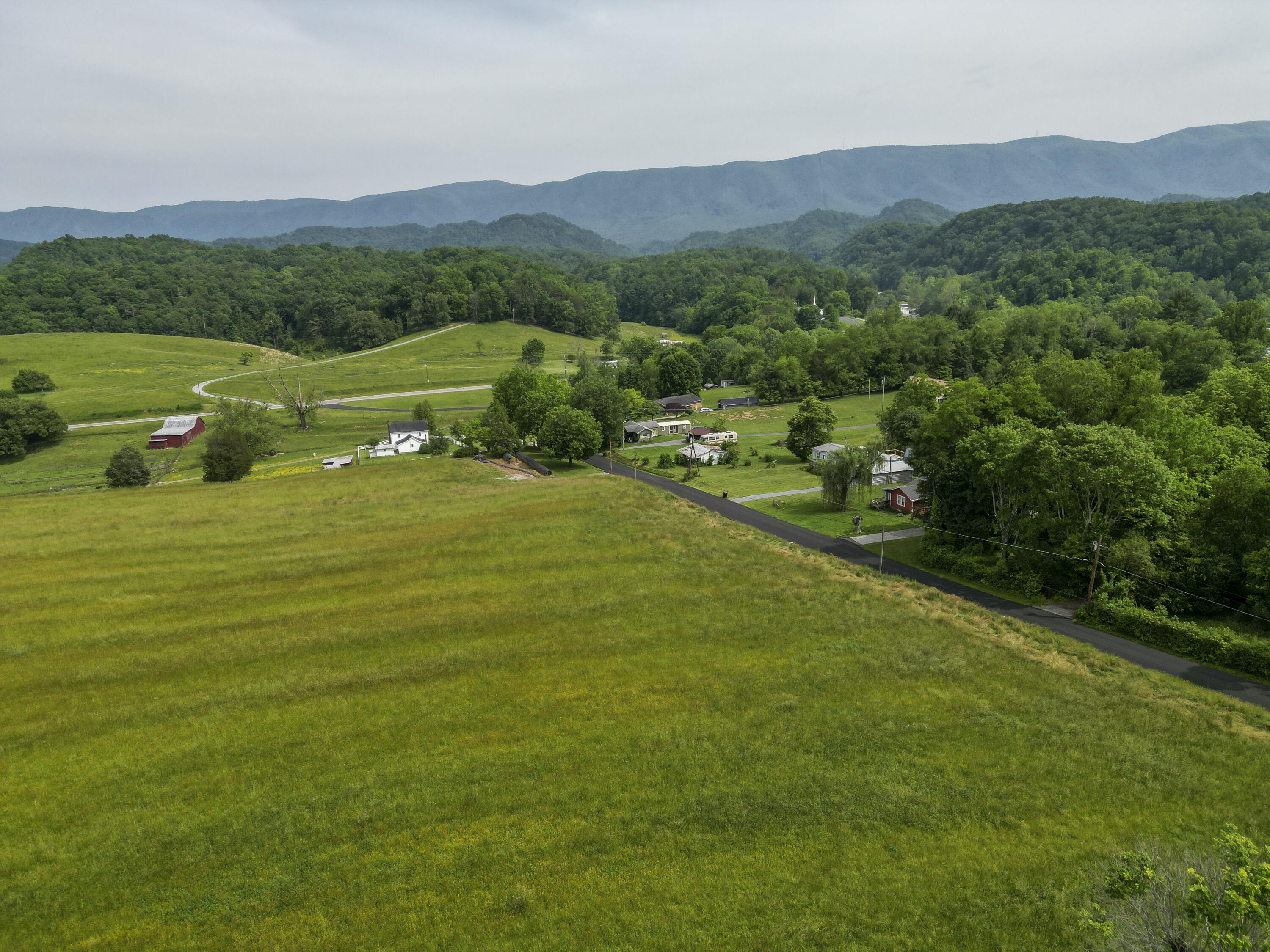 298 Morrell Town Road Bristol, TN 37620 - Photo 5 of 23 289-Morrell-Town-Bristol-TN-32