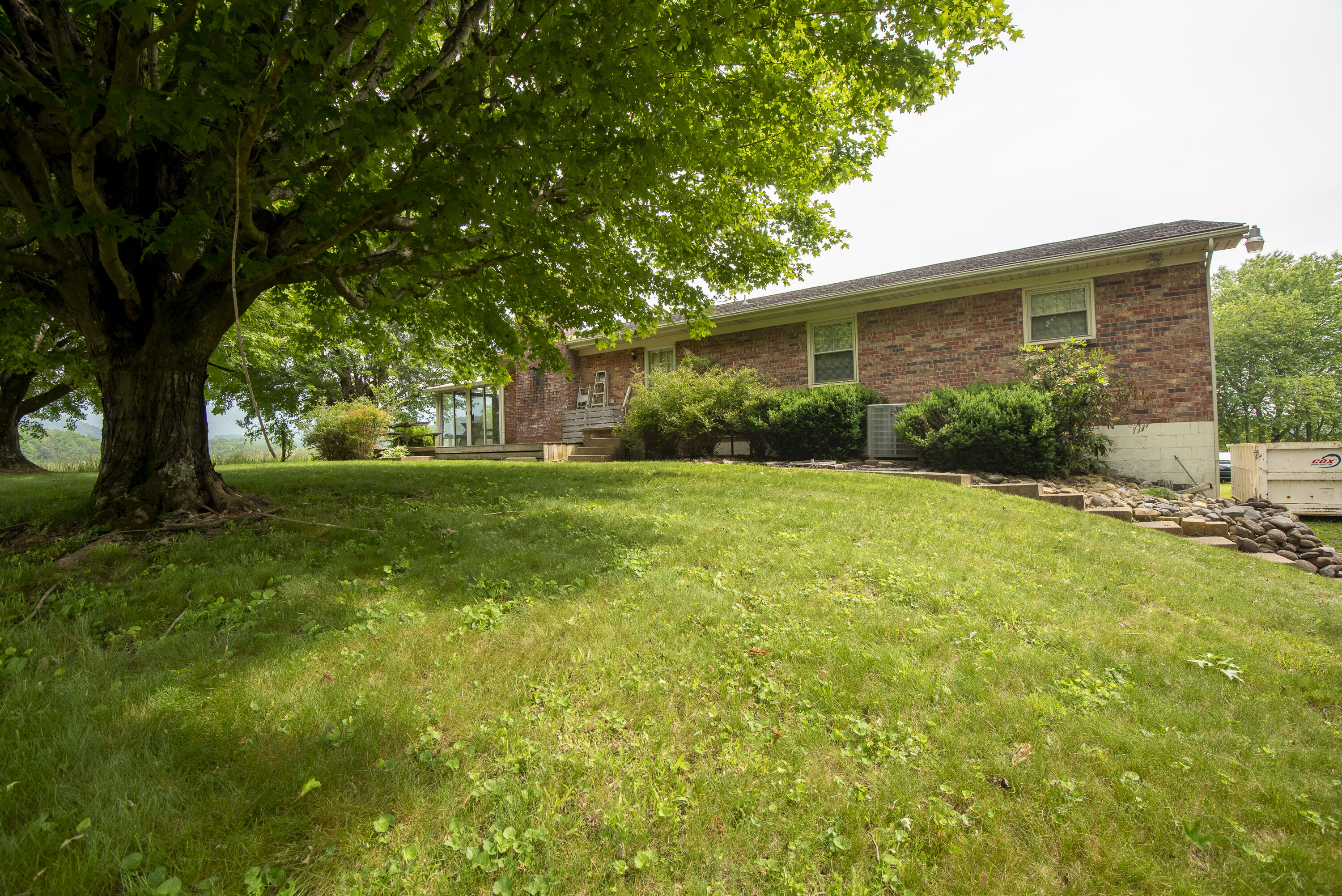298 Morrell Town Road Bristol, TN 37620 - Photo 8 of 23 289-Morrell-Town-Bristol-TN-8