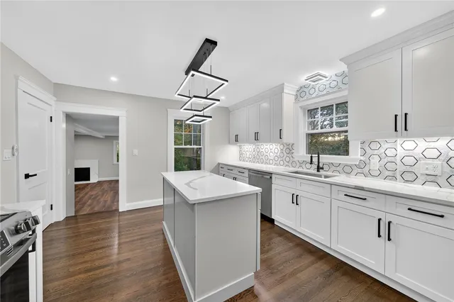 $789,900 | 3360 Diamond Hill Road, Cumberland, RI 02864