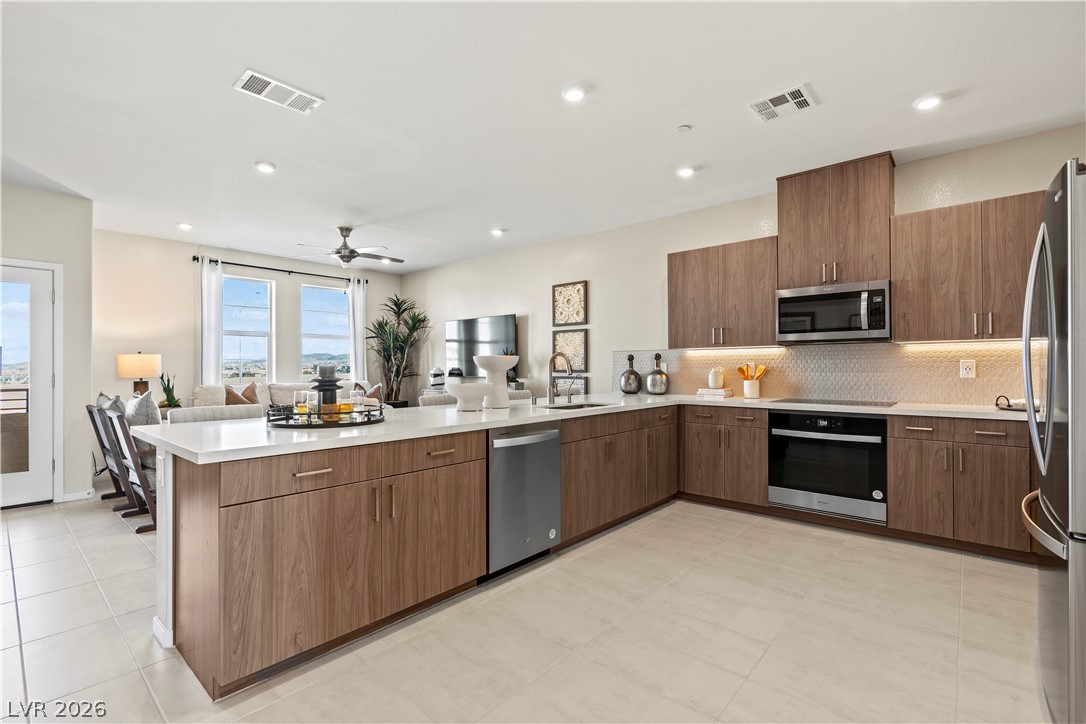 338 Cymbal Place Henderson, NV 89015 - Photo 8 of 40 MODEL HOME PHOTO