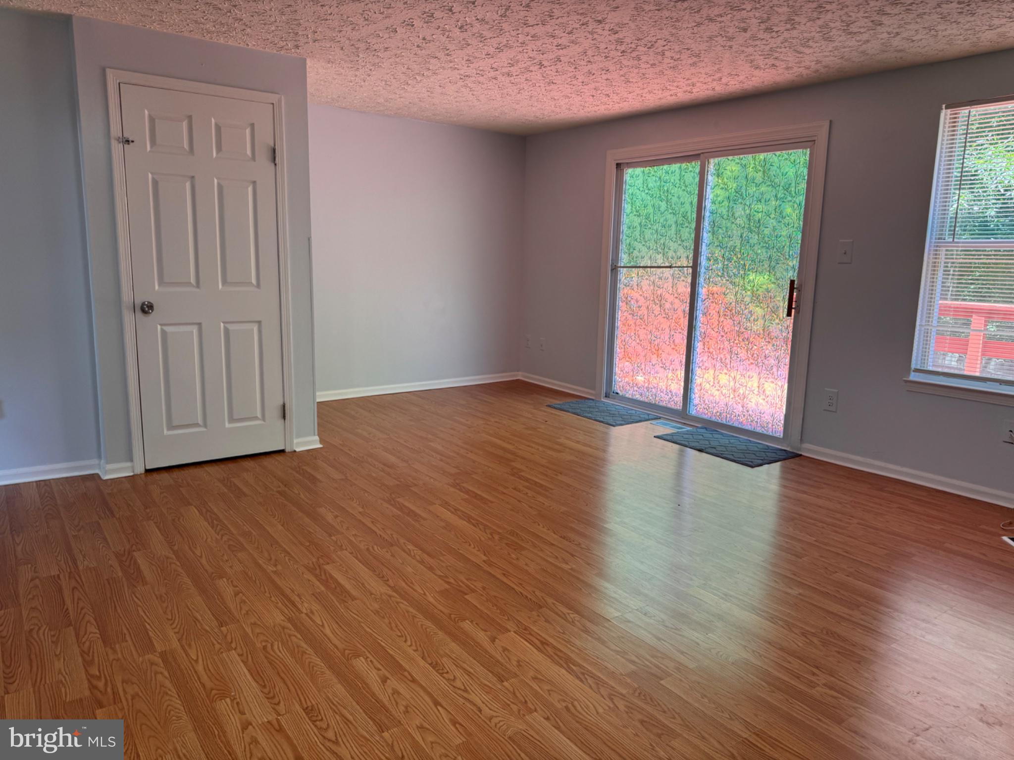 6917 Villa-Del-Rey Court Springfield, VA 22150 - Photo 11 of 26 Bright and airy open space awaits.
