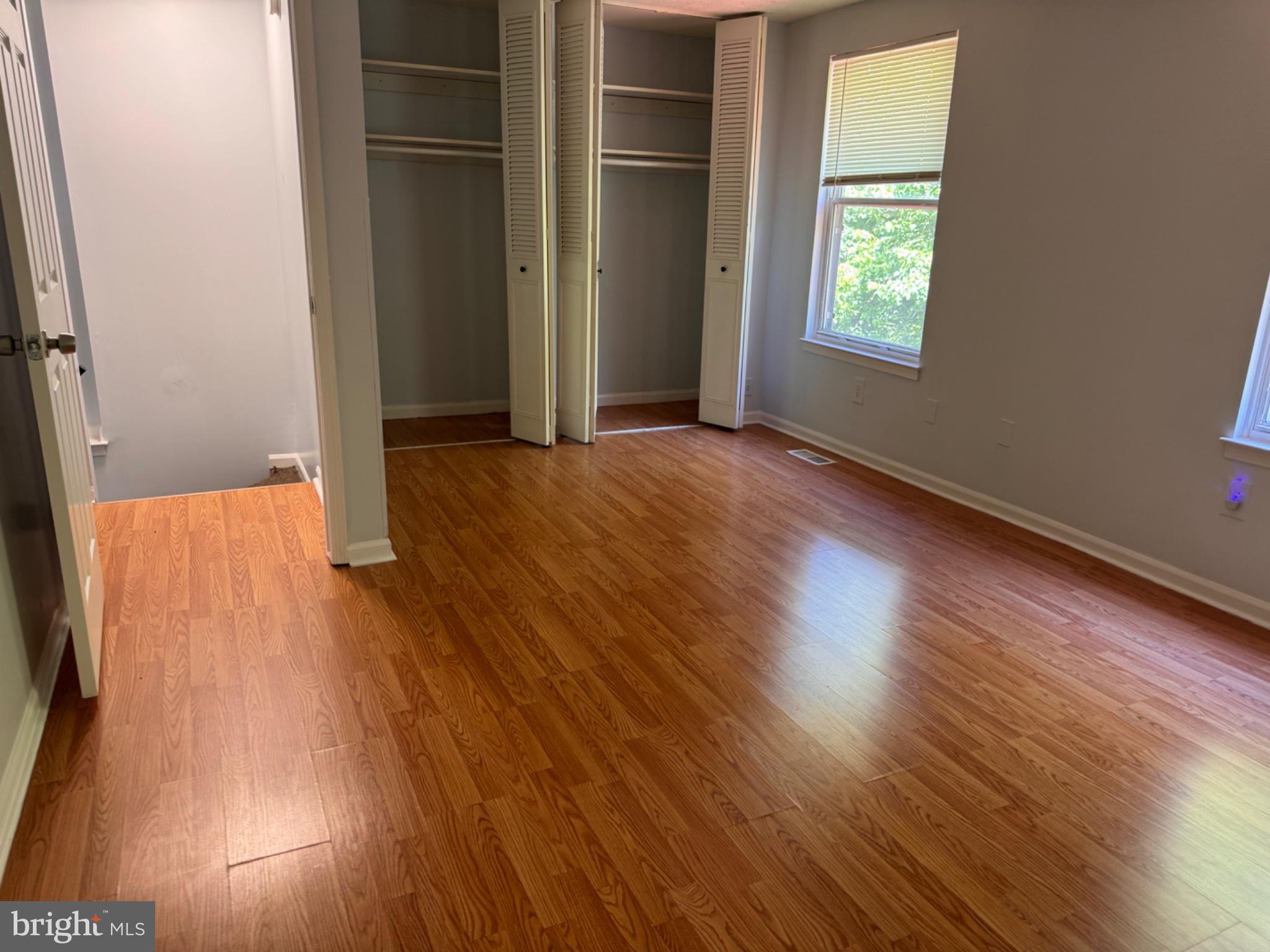 6917 Villa-Del-Rey Court Springfield, VA 22150 - Photo 10 of 26 Spacious room with natural light.