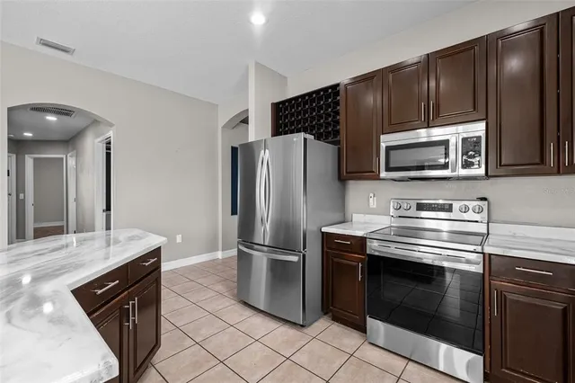 $2,750 | 5909 Wedgefield Drive, Zephyrhills, FL 33541