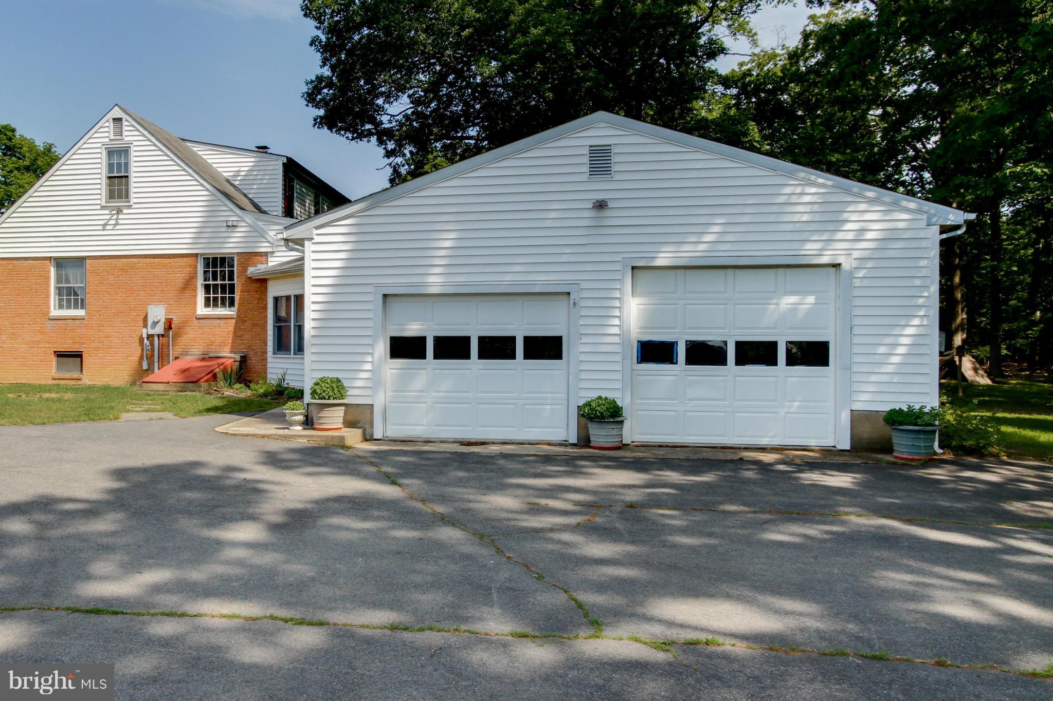4081 Whiting Road Marshall, VA 20115 - Photo 22 of 26 Oversized 2 Car Attached Garage