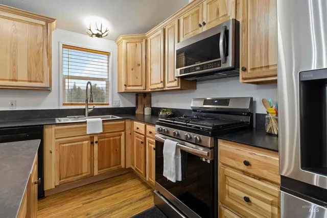 $425,000 | 9592 Packer John Road, Cascade, ID 83611