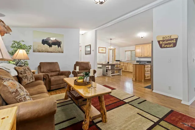 $425,000 | 9592 Packer John Road, Cascade, ID 83611