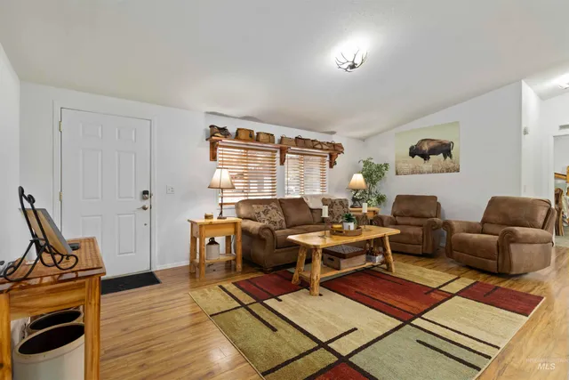 $425,000 | 9592 Packer John Road, Cascade, ID 83611