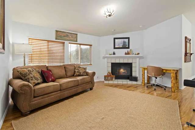 $425,000 | 9592 Packer John Road, Cascade, ID 83611