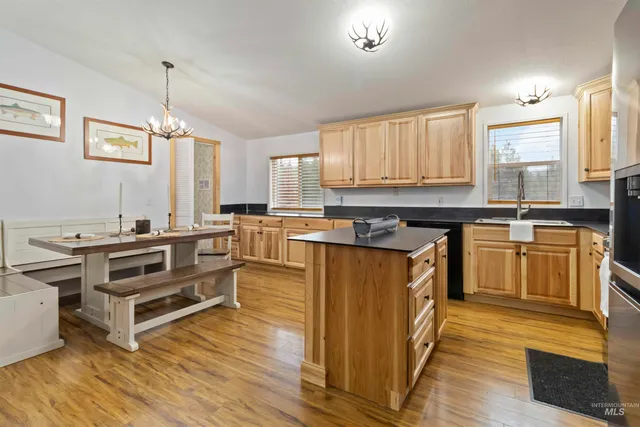 $425,000 | 9592 Packer John Road, Cascade, ID 83611