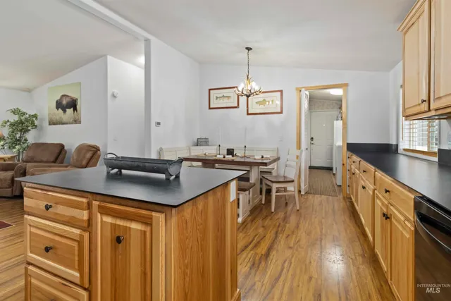 $425,000 | 9592 Packer John Road, Cascade, ID 83611