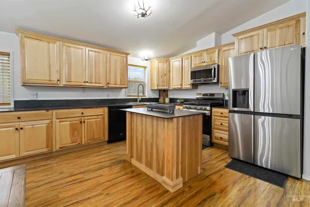 $425,000 | 9592 Packer John Road, Cascade, ID 83611