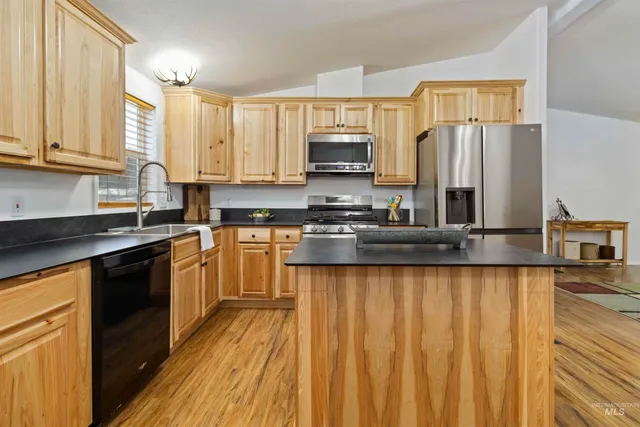 $425,000 | 9592 Packer John Road, Cascade, ID 83611