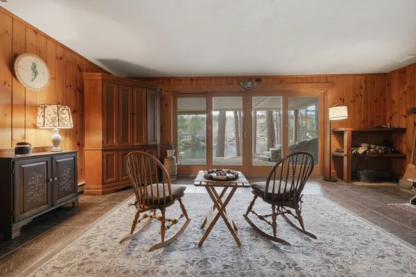 $989,900 | 104 South Shore Drive, Sturbridge, MA 01566