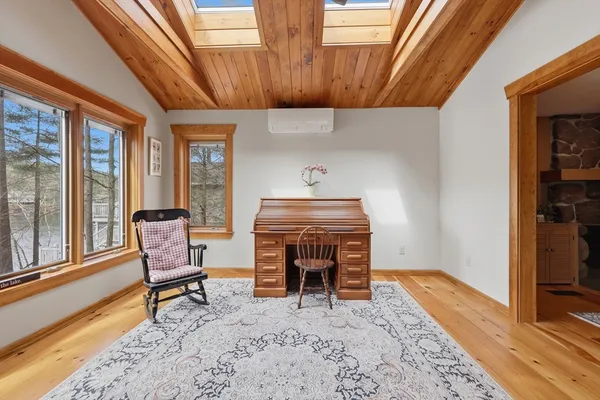 $989,900 | 104 South Shore Drive, Sturbridge, MA 01566
