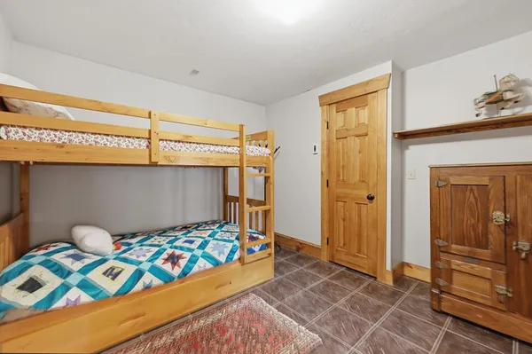 $989,900 | 104 South Shore Drive, Sturbridge, MA 01566