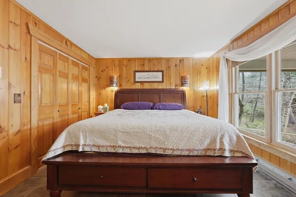 $989,900 | 104 South Shore Drive, Sturbridge, MA 01566