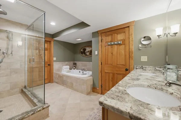 $989,900 | 104 South Shore Drive, Sturbridge, MA 01566