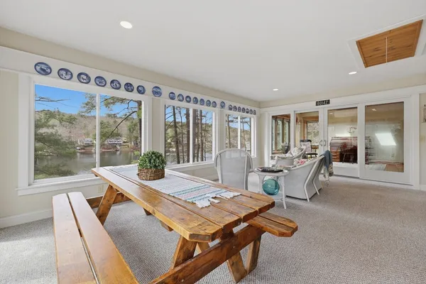 $989,900 | 104 South Shore Drive, Sturbridge, MA 01566