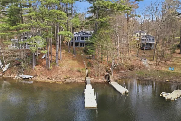 $989,900 | 104 South Shore Drive, Sturbridge, MA 01566