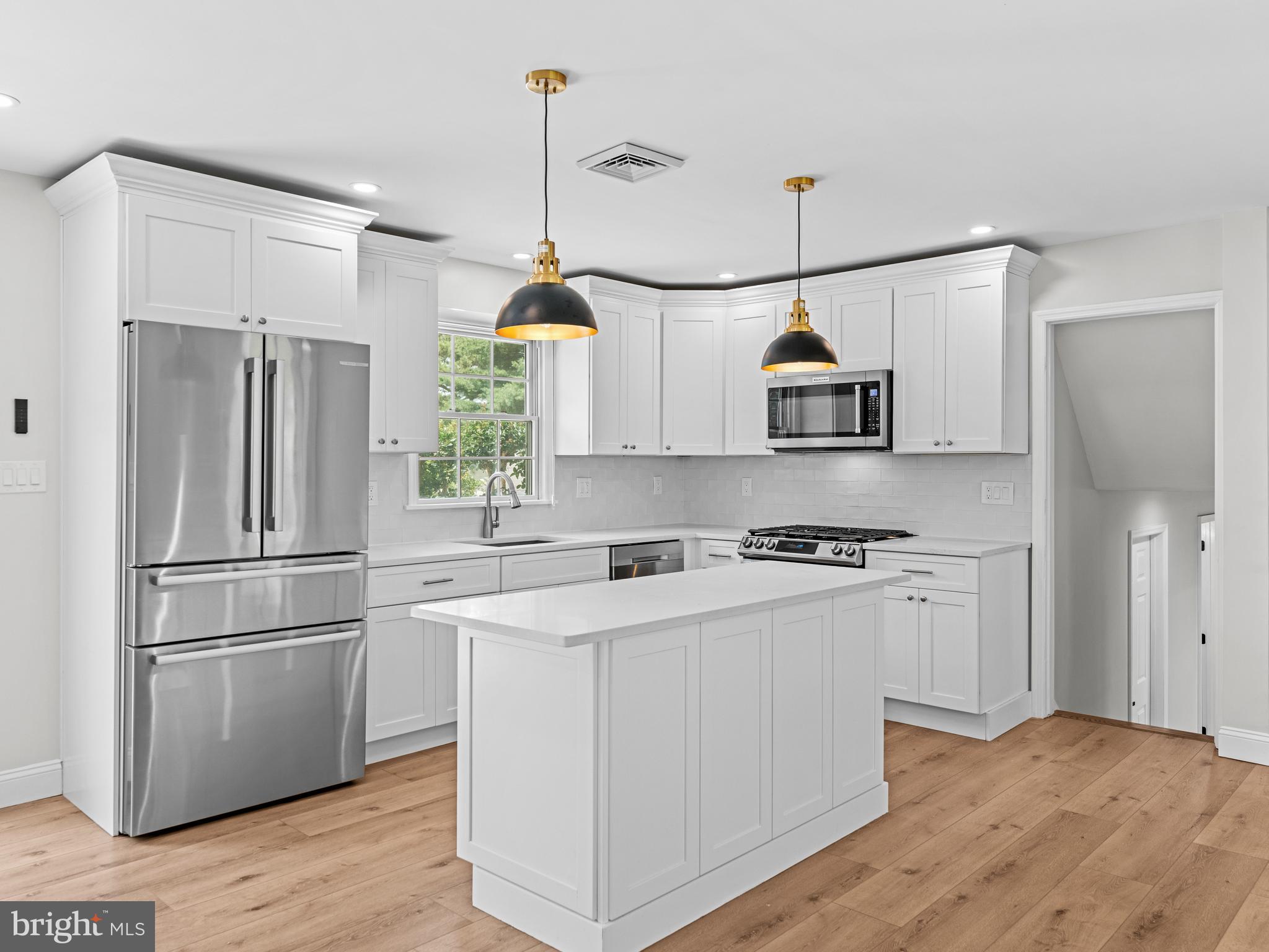 357 Avis Mill Road Pilesgrove, NJ 08098 - Photo 7 of 37