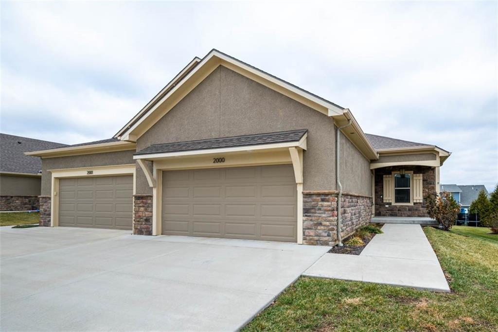 2250 Lake Pointe Drive, Unit 2000, Lawrence, KS 66049 Compass