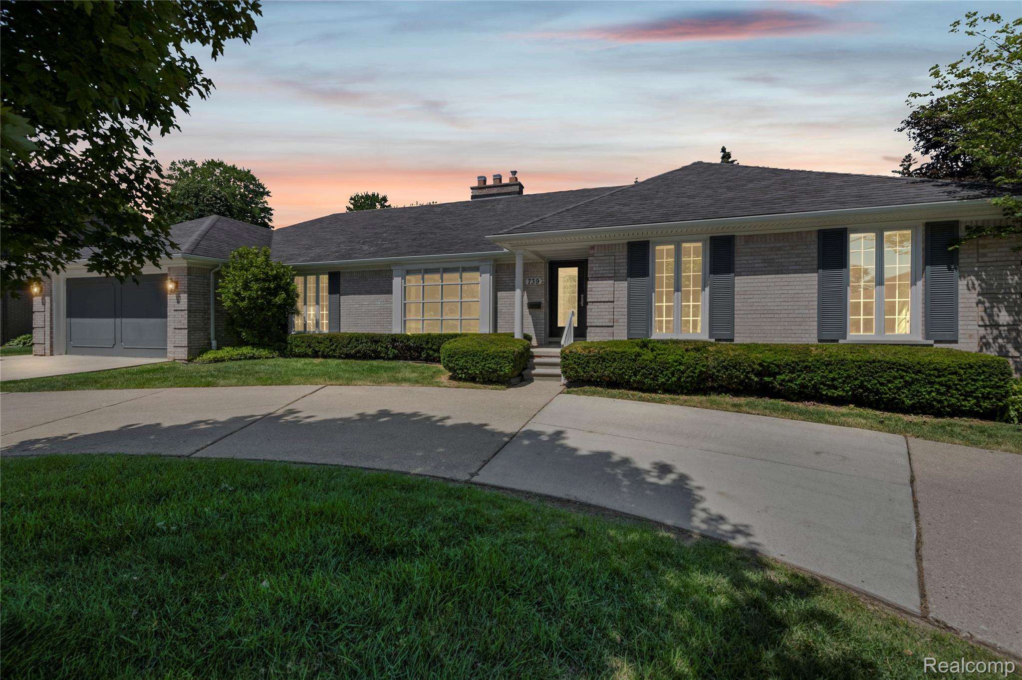 739 Ballantyne Road Grosse Pointe, MI 48236 - Photo 4 of 40