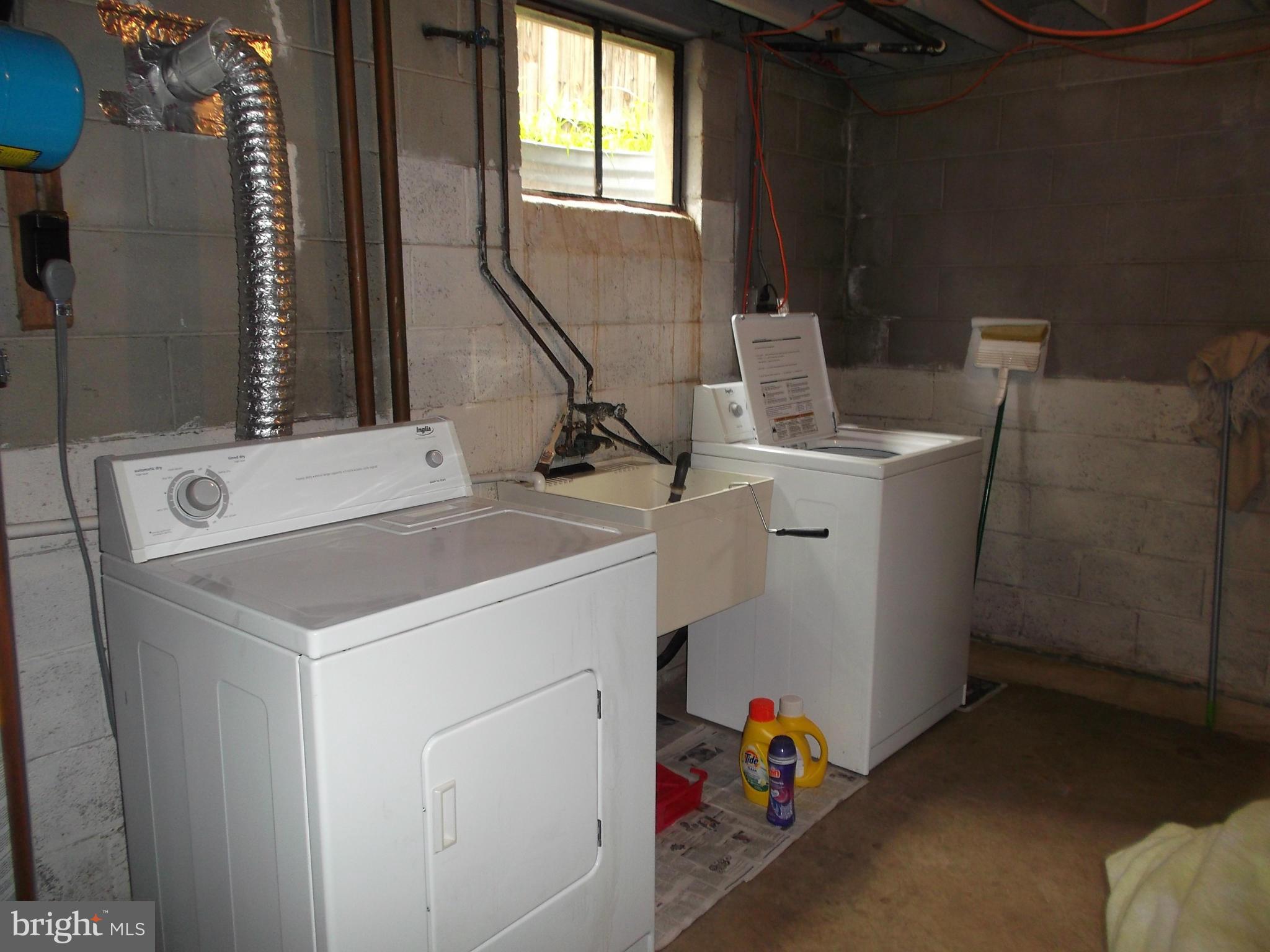 5911 Berwyn Road Berwyn Heights, MD 20740 - Photo 12 of 18 Washer/Dryer
