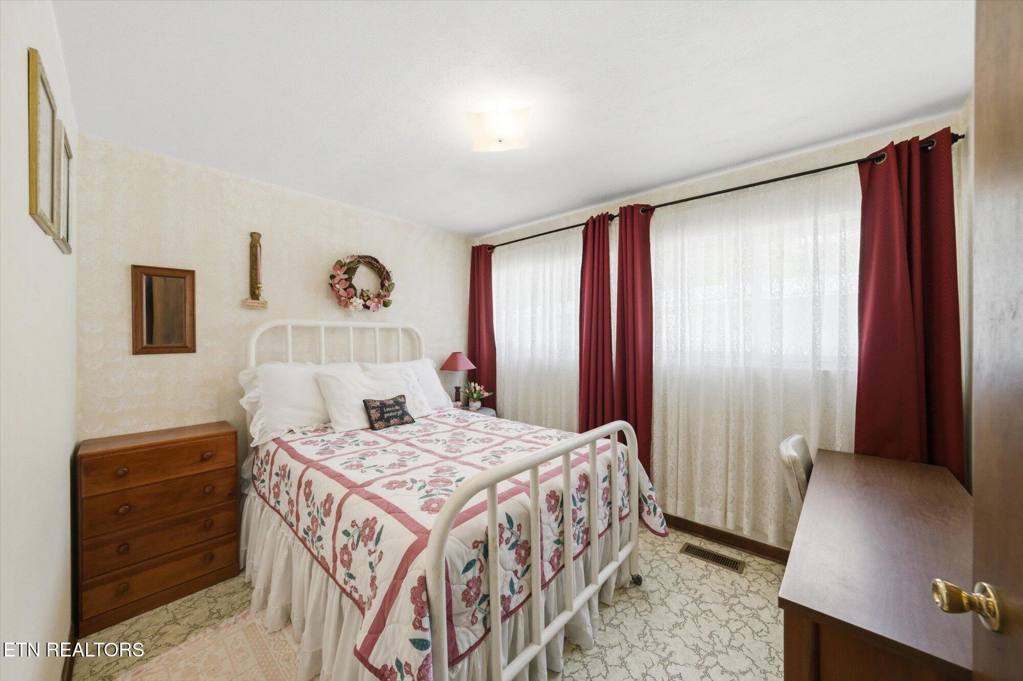 1547 Millstone Beach Road Dandridge, TN 37725 - Photo 10 of 22 10-1547-Millstone-Beach-Rd-Dandridge-TN-