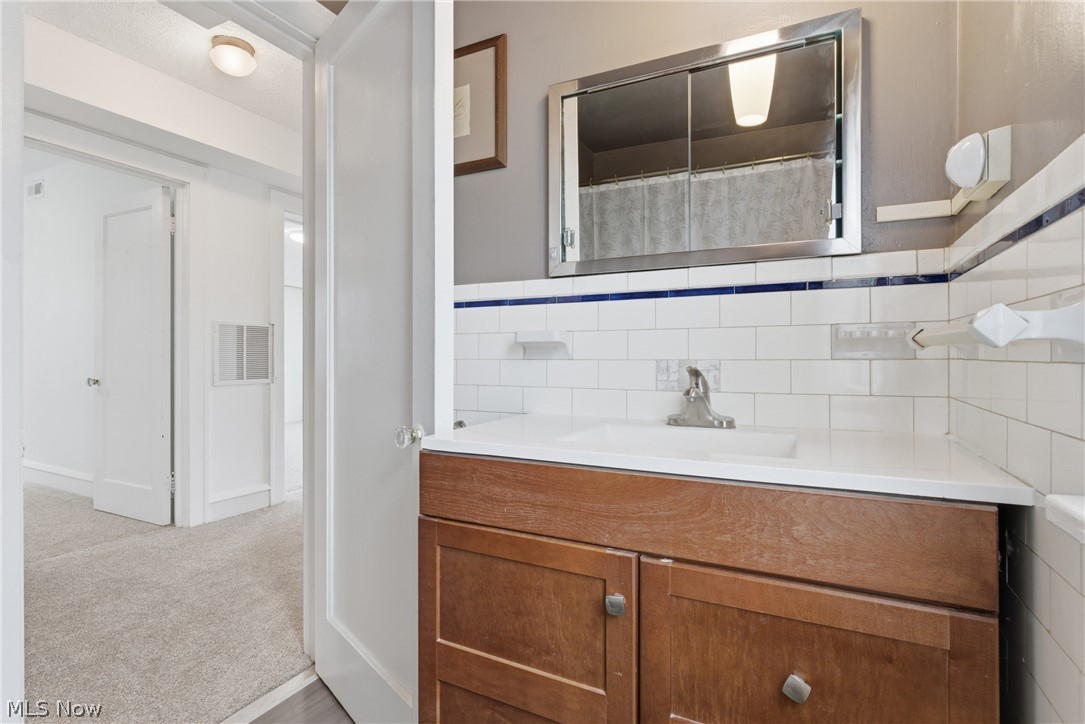 3577 Cedarbrook Road Cleveland, OH 44118 - Photo 21 of 50