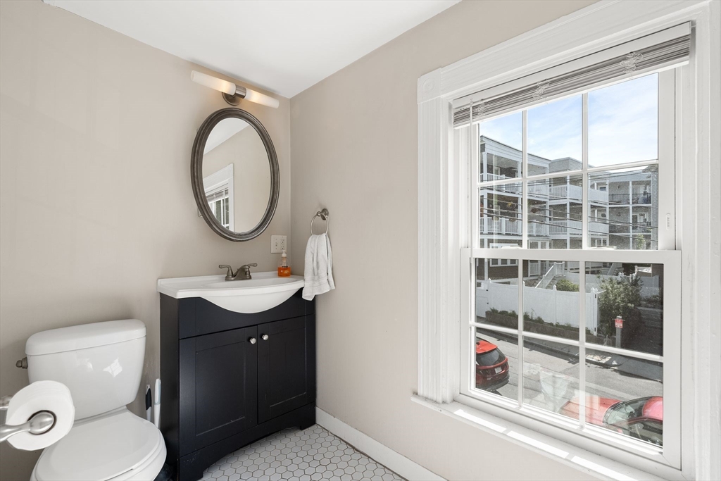 40 Victory Road Boston, MA 02122 - Photo 20 of 39