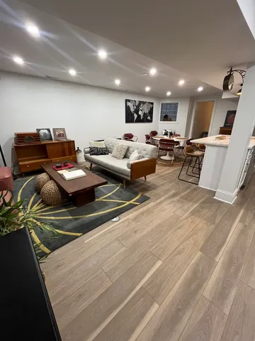 $1,900 | 6617 South Minerva Avenue, Unit G, Chicago, IL 60637