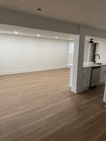 $1,900 | 6617 South Minerva Avenue, Unit G, Chicago, IL 60637