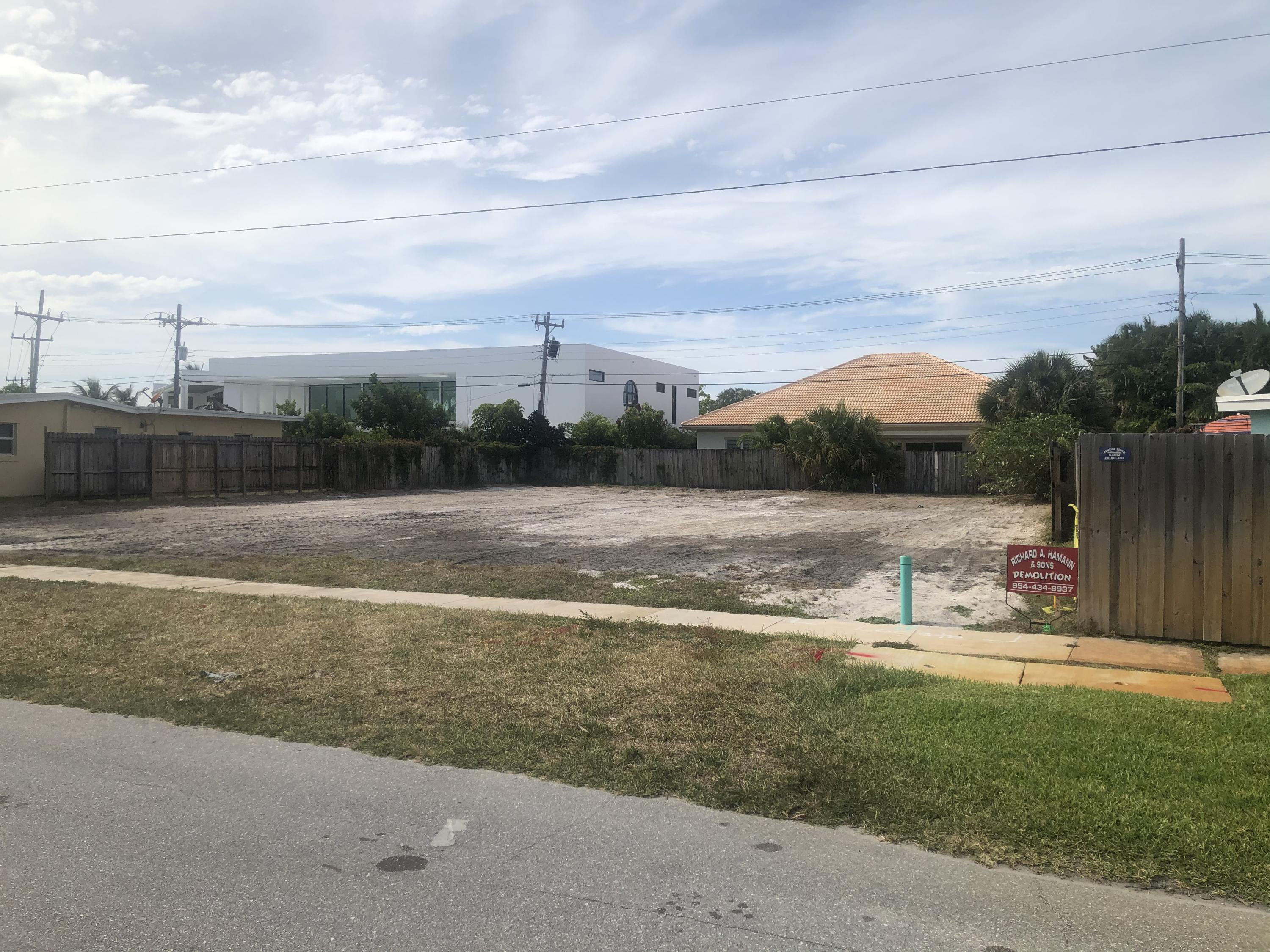 375 Northeast 6th Street Boca Raton, FL 33432 - Photo 3 of 3 96079F61-441D-46C1-A34C-78FD59F1488D