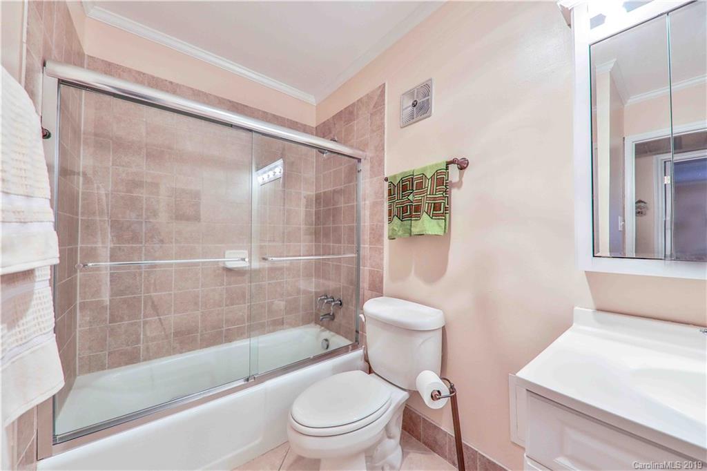 1323 Queens Road, Unit 203 Charlotte, NC 28207 - Photo 11 of 16