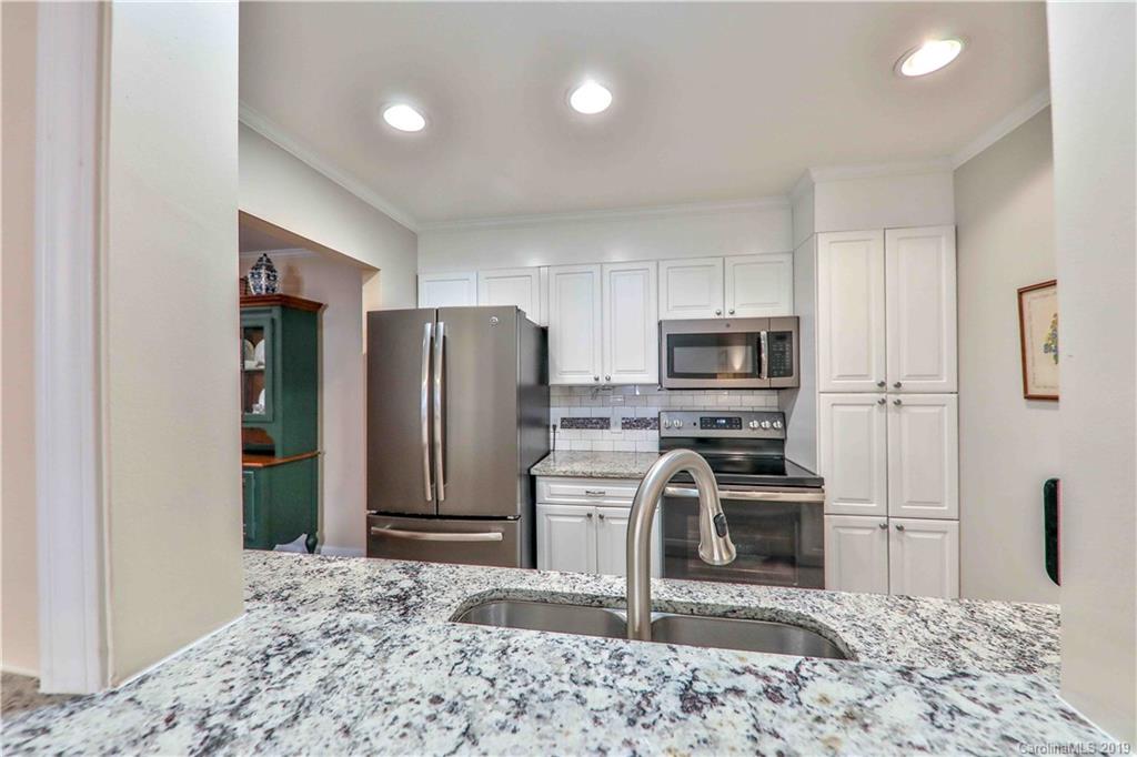 1323 Queens Road, Unit 203 Charlotte, NC 28207 - Photo 6 of 16