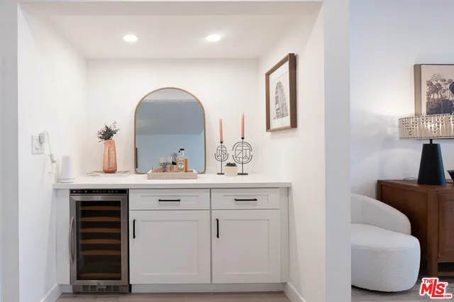 $5,000 | 839 Larrabee Street, Unit 6, West Hollywood, CA 90069