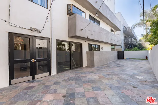 $5,000 | 839 Larrabee Street, Unit 6, West Hollywood, CA 90069