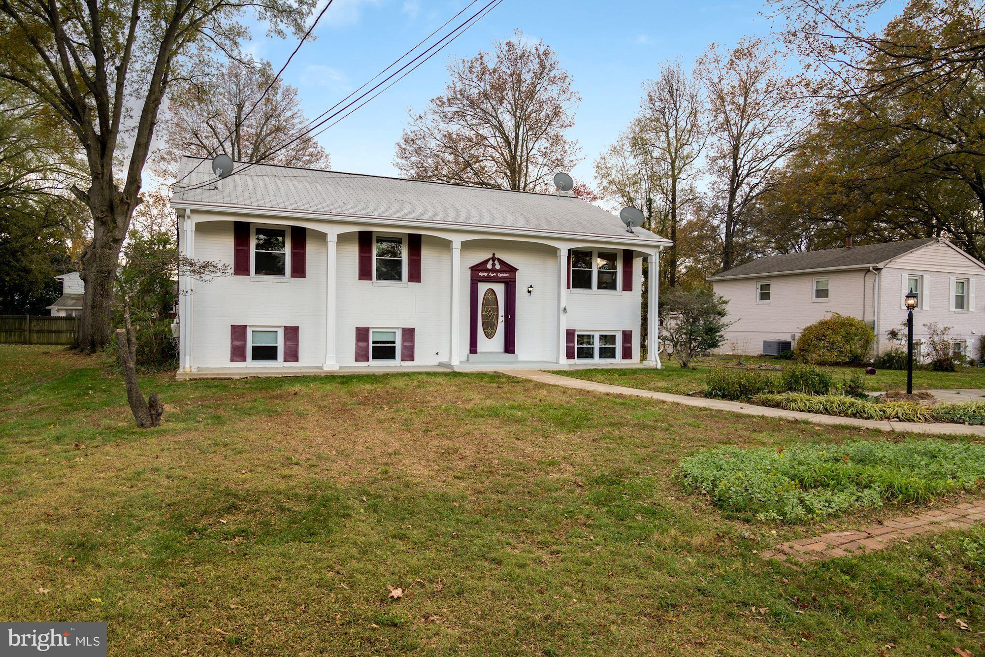 8818 Fort Hunt Road Alexandria, VA 22308 - Photo 2 of 40