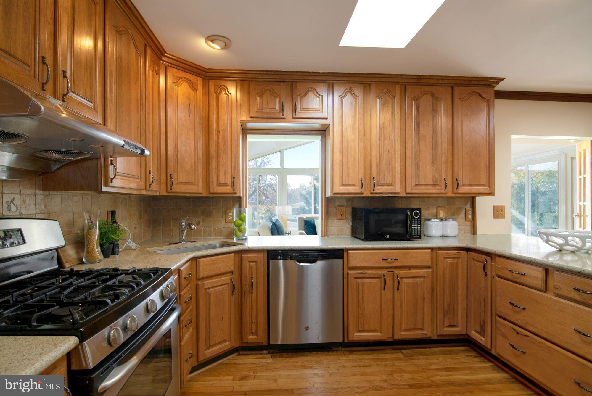 8818 Fort Hunt Road Alexandria, VA 22308 - Photo 14 of 40 Stunning Cabinetry and Storage