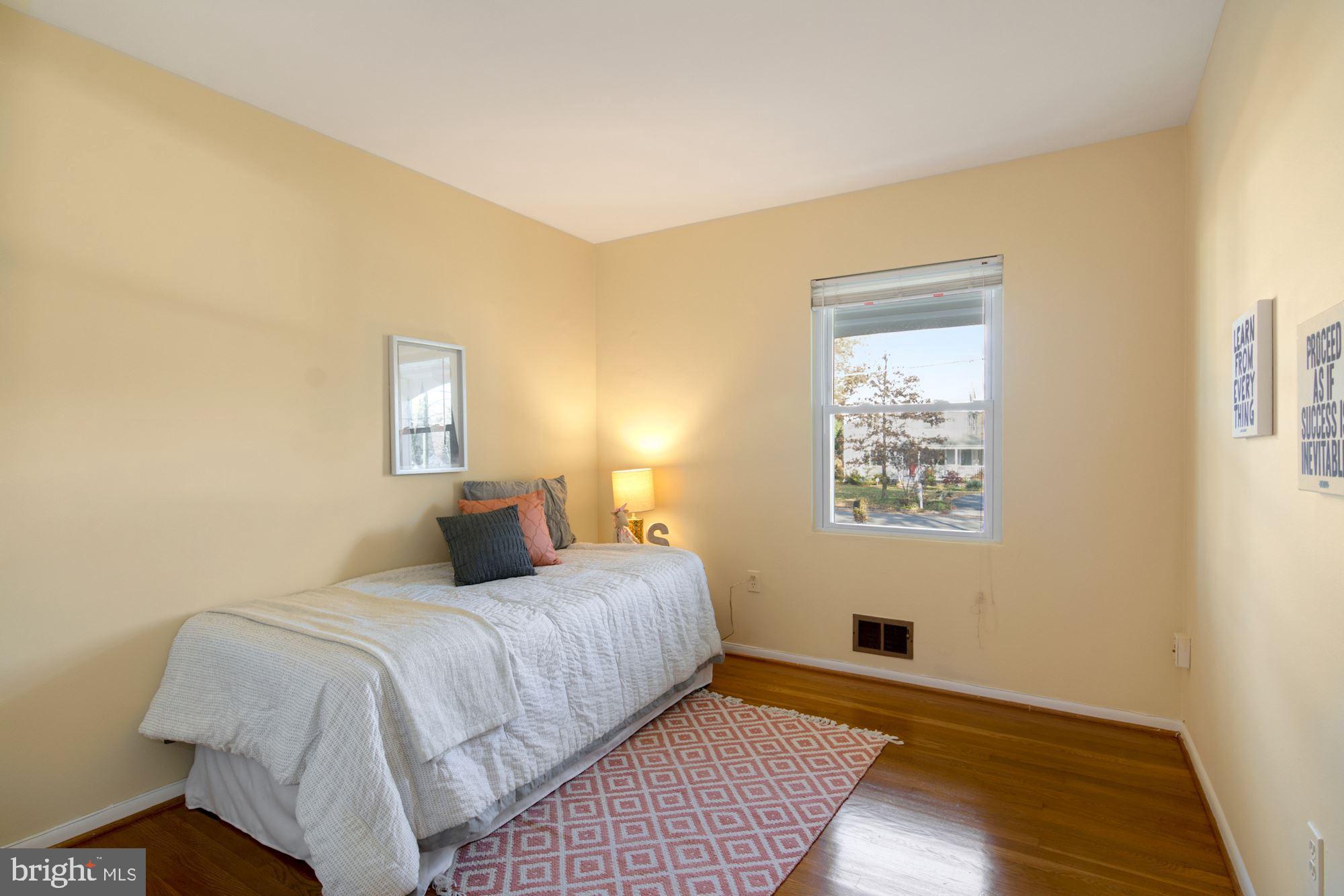 8818 Fort Hunt Road Alexandria, VA 22308 - Photo 20 of 40 Bedroom #1