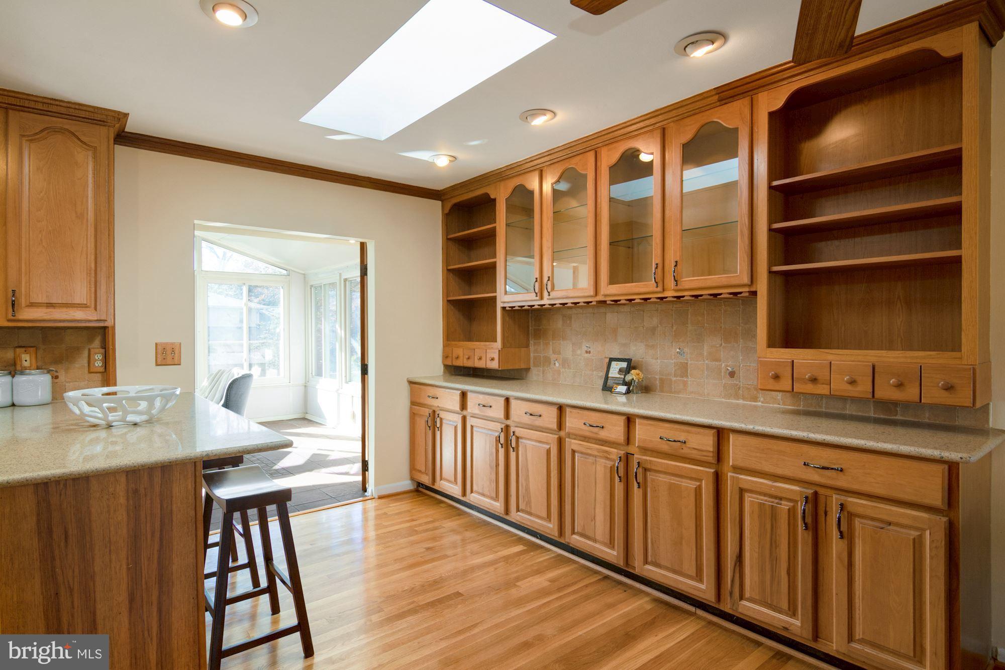 8818 Fort Hunt Road Alexandria, VA 22308 - Photo 10 of 40 Kitchen Island and Serving Pantry