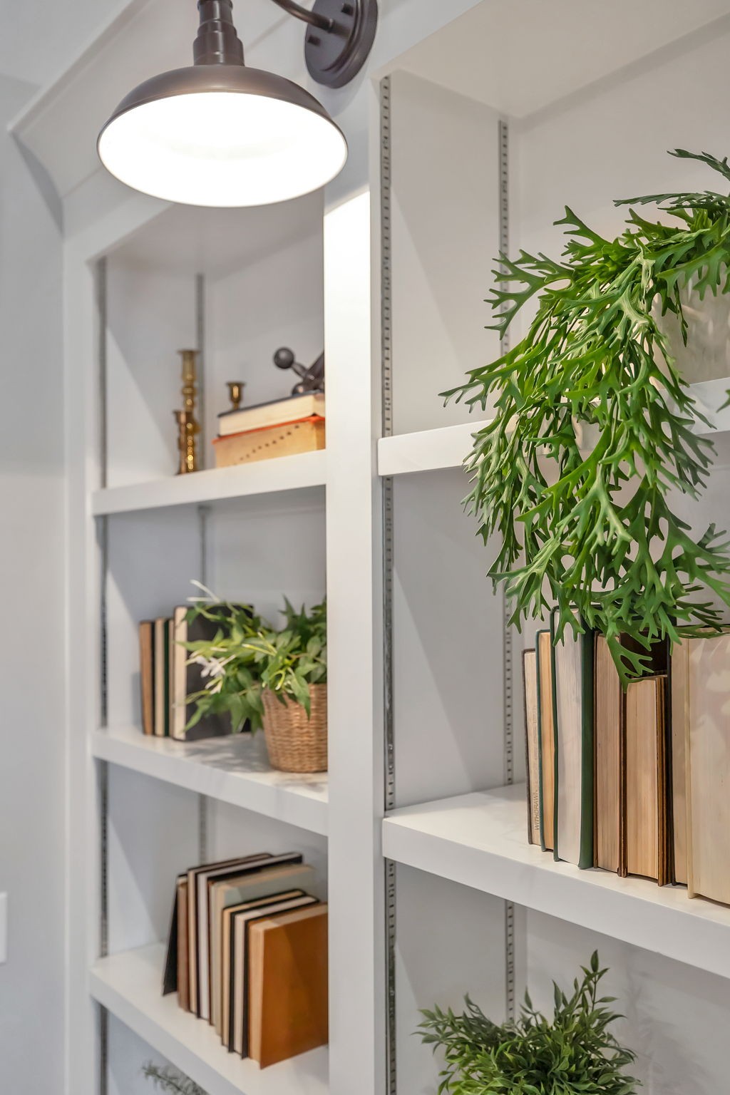 5821 Wagonvale Drive Arrington, TN 37014 - Photo 14 of 69 a vase of flowers sitting on a table