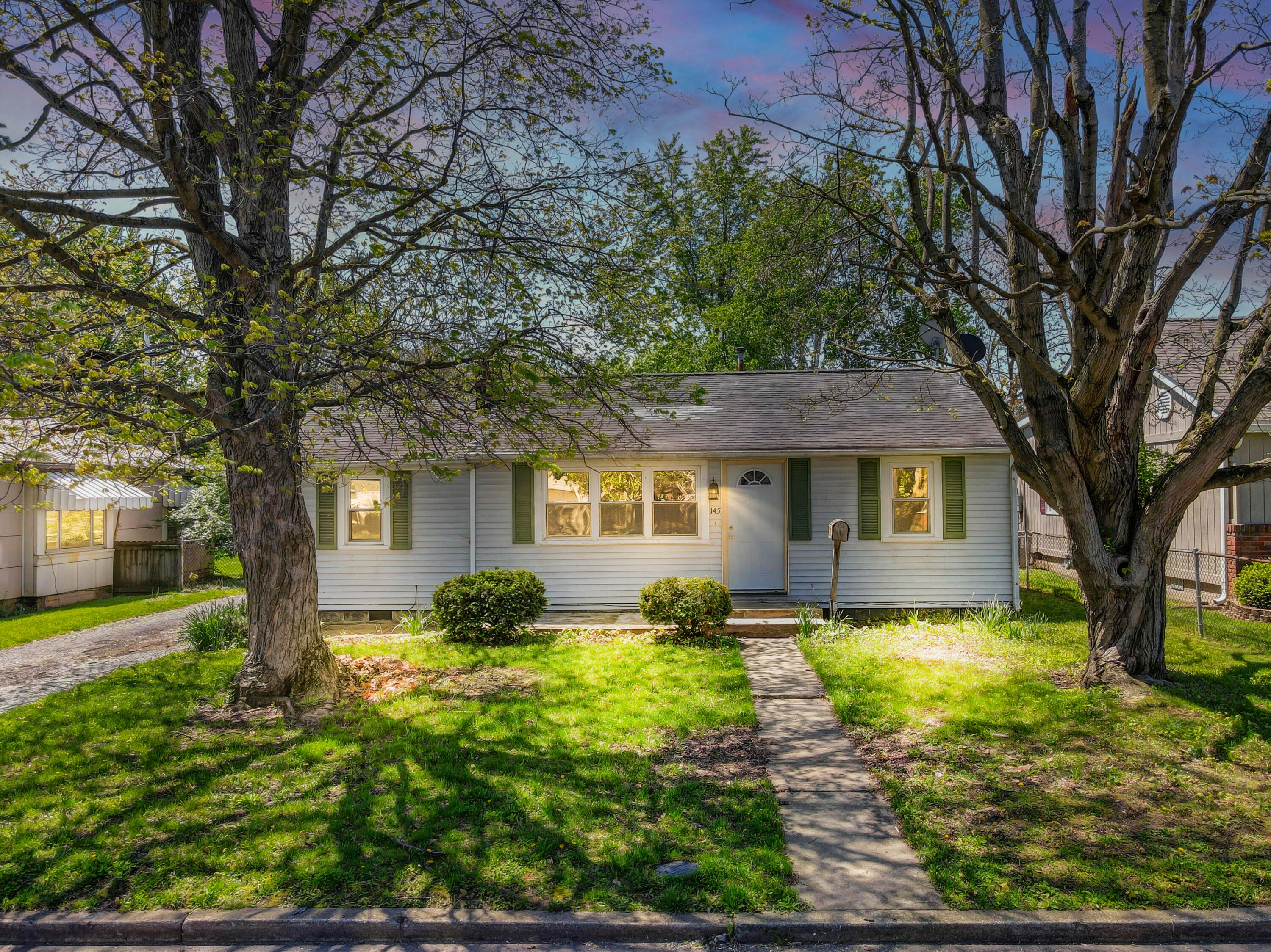 145 Dunmore Road Circleville, OH 43113 - Photo 1 of 36 Twilight